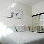 Modern House In Διαμέρισμα