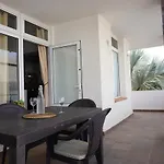 Modern House In Διαμέρισμα *